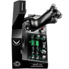 Thrustmaster’ın ABD Hava Kuvvetleri resmi lisanslı gaz kolu ve kumanda paneli.