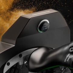 Thrustmaster’ın ABD Hava Kuvvetleri resmi lisanslı gaz kolu ve kumanda paneli.
