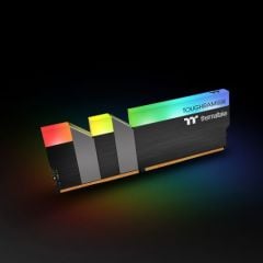 Thermaltake TOUGHRAM RGB Siyah DDR4-4000Mhz CL19 16GB (2X8GB) Dual Bellek Kiti